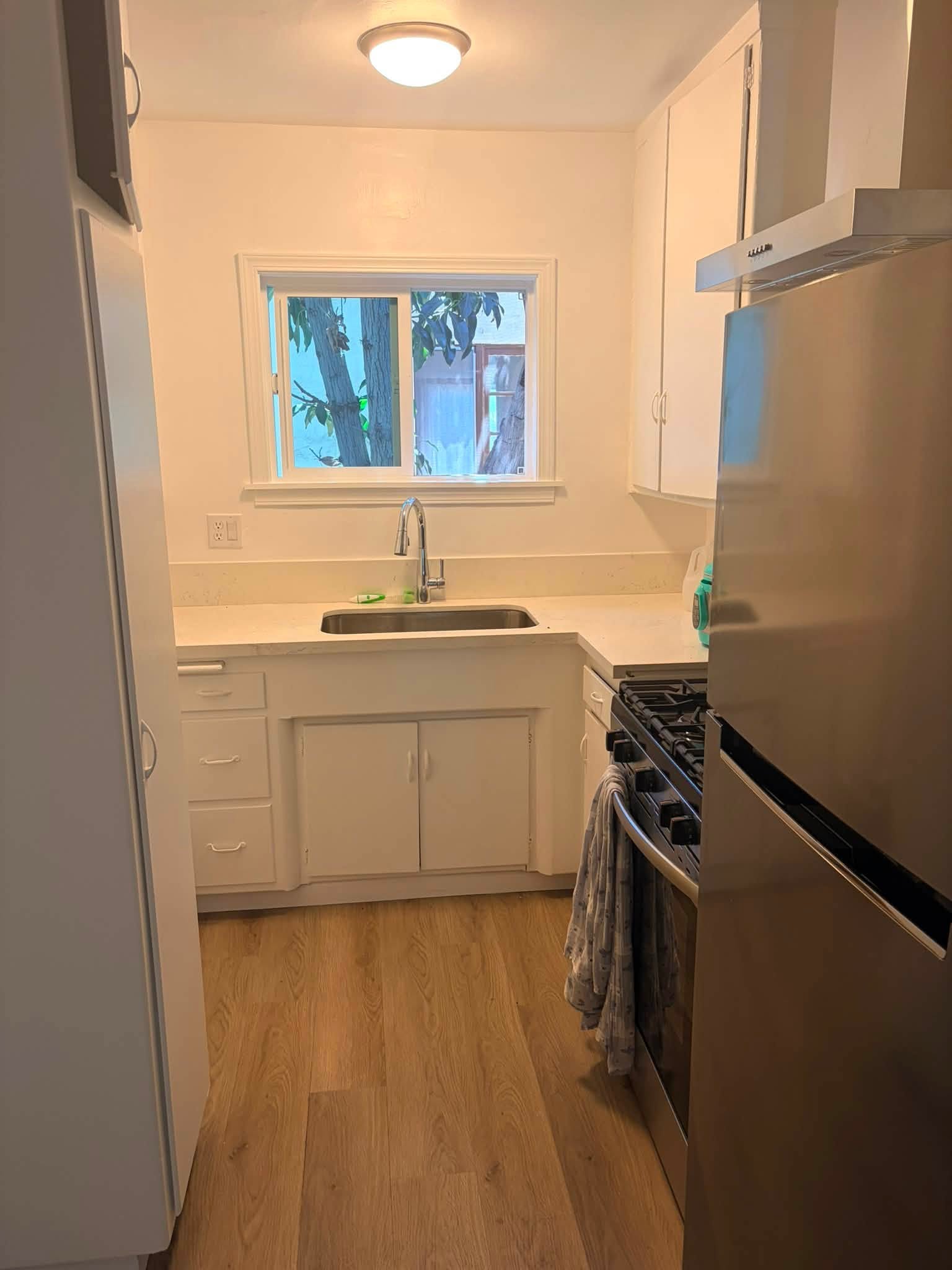 Renting out a spacious leaving room in West Hollywood - Фото 2