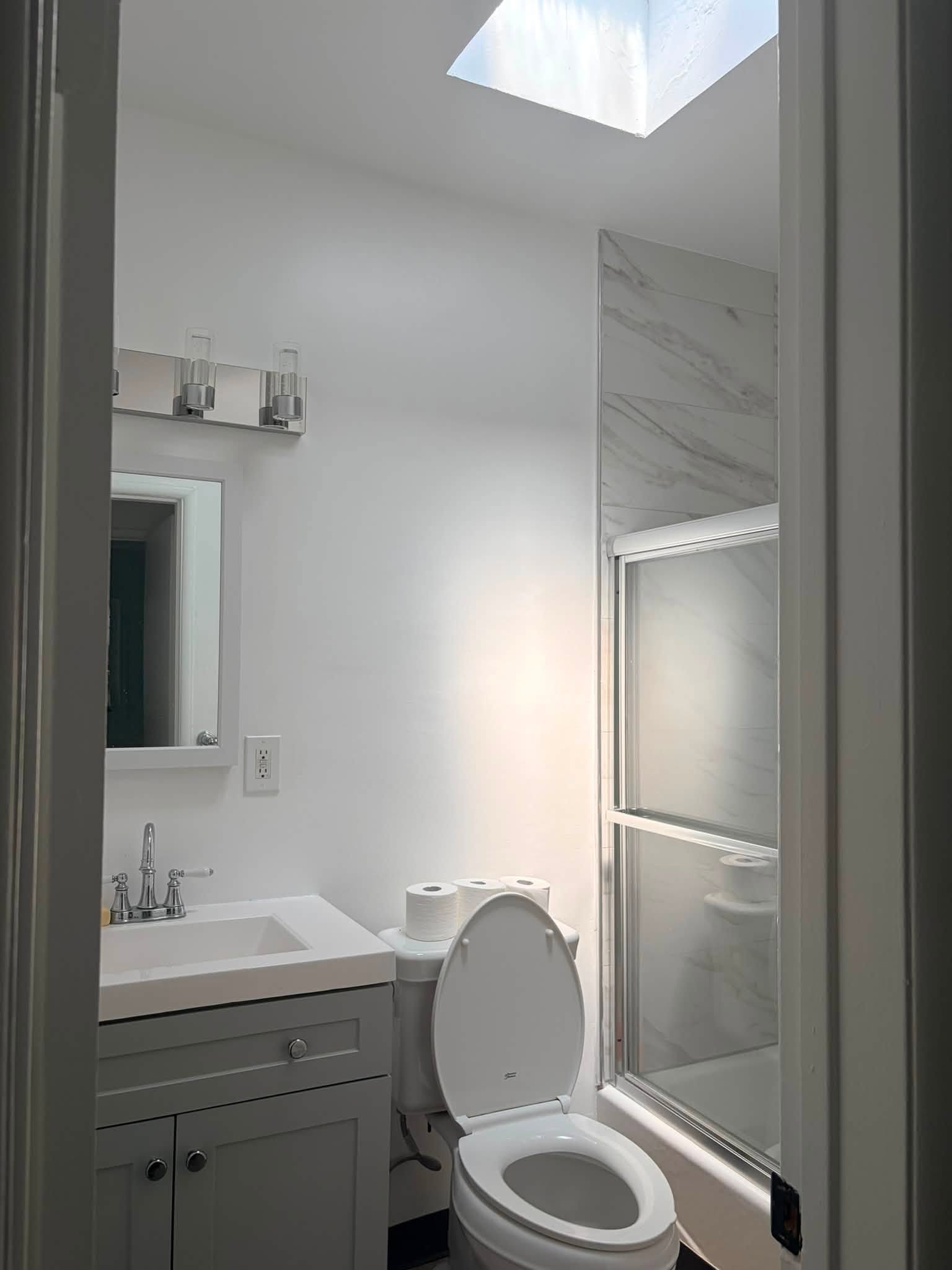 Renting out a spacious leaving room in West Hollywood - Фото 4