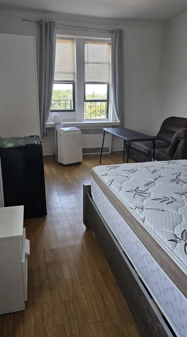 Nice room for rent in a very clean apartment