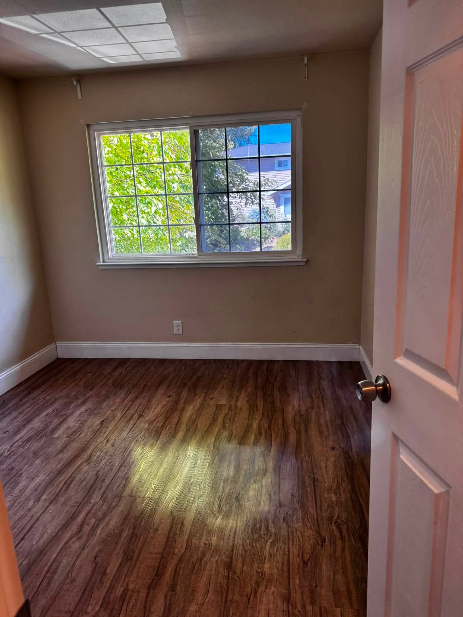 HOUSE FOR RENT in Orangevale - Фото 9
