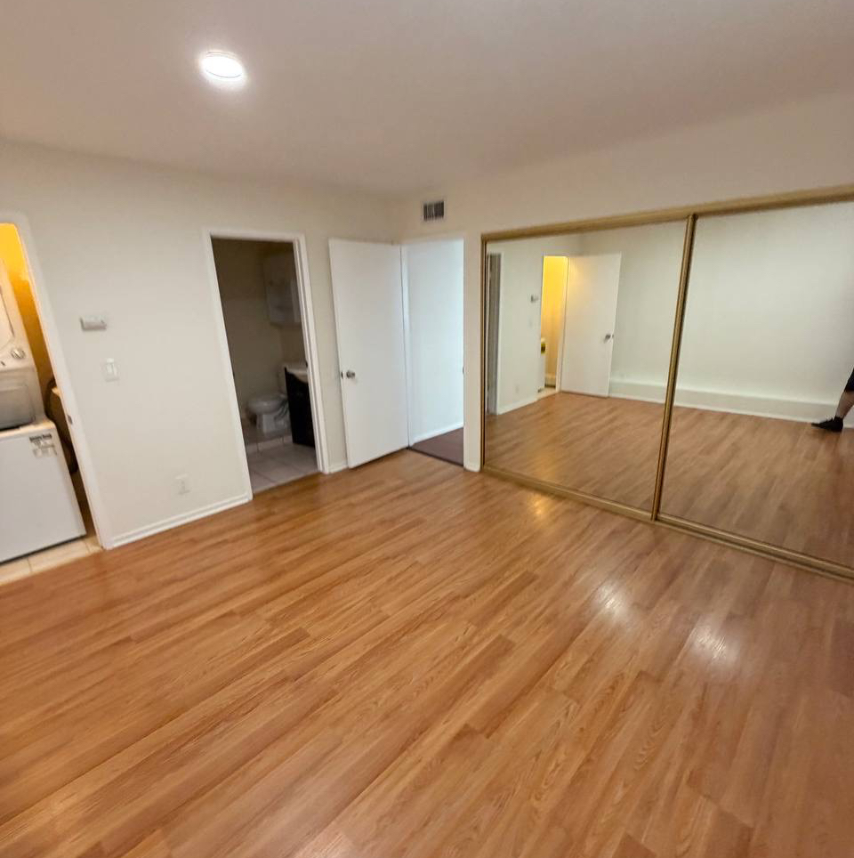 Квартира в Glendale! БЕЗ проверки кредита и ссн. Прямой договор. Депозит $1,200 - Фото 5