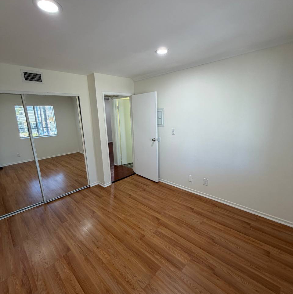 Квартира в Glendale! БЕЗ проверки кредита и ссн. Прямой договор. Депозит $1,200 - Фото 6