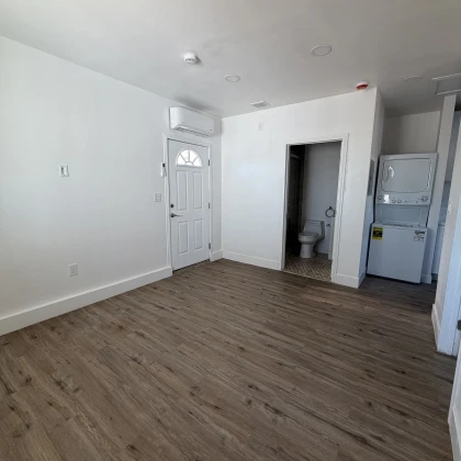 sdaetsya-noviy-1-bedroom-adu-v-photo
