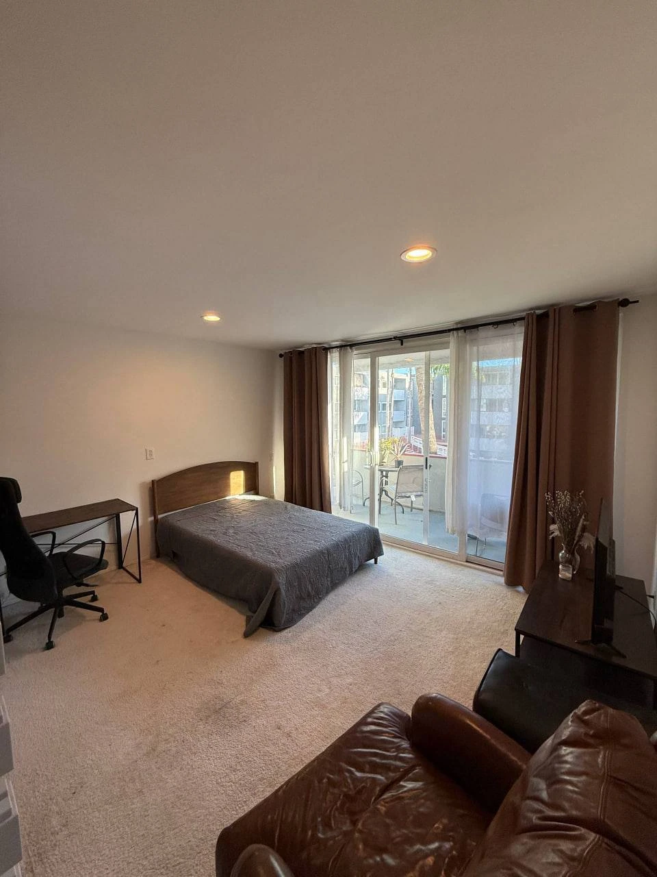 Сдаётся комната в Sherman Oaks