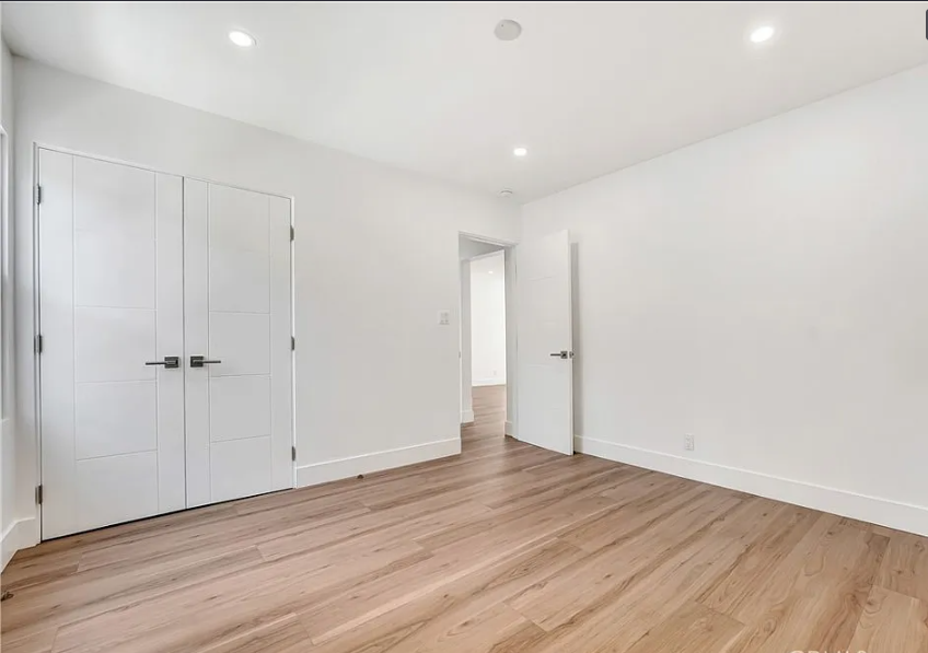 Main House for Rent with ADU - Van Nuys, CA - Фото 2