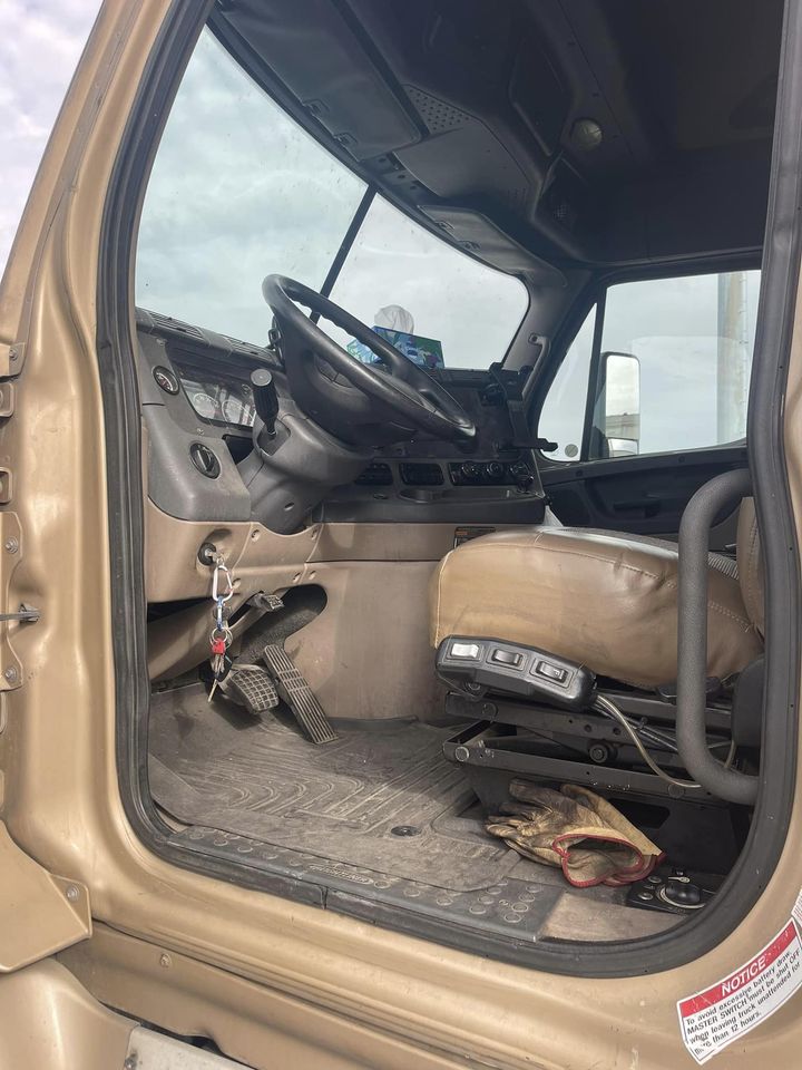 Продажа 2014 Freightliner Cascadia - Фото 2