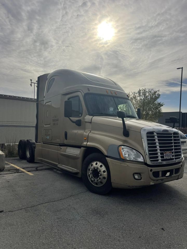 Продажа 2014 Freightliner Cascadia - Фото 3