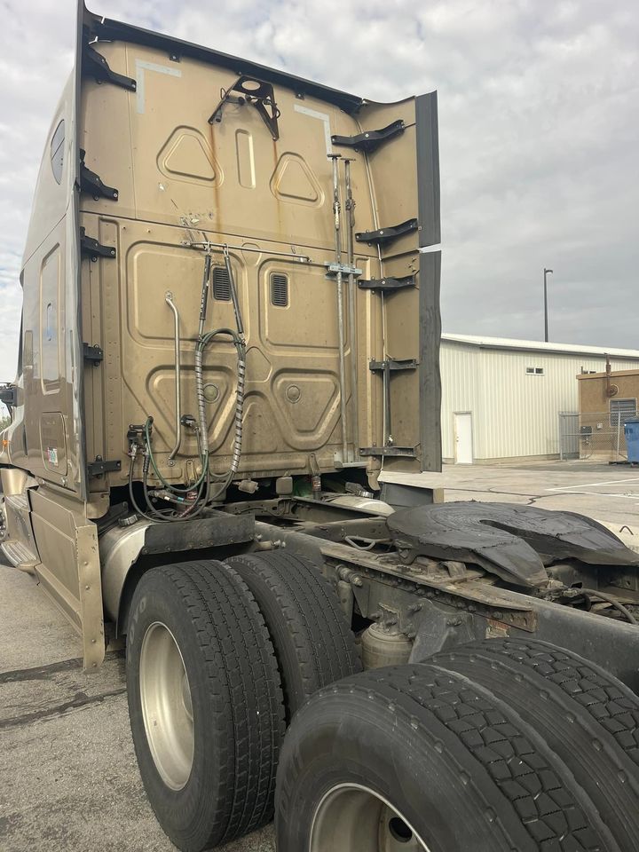 Продажа 2014 Freightliner Cascadia - Фото 4