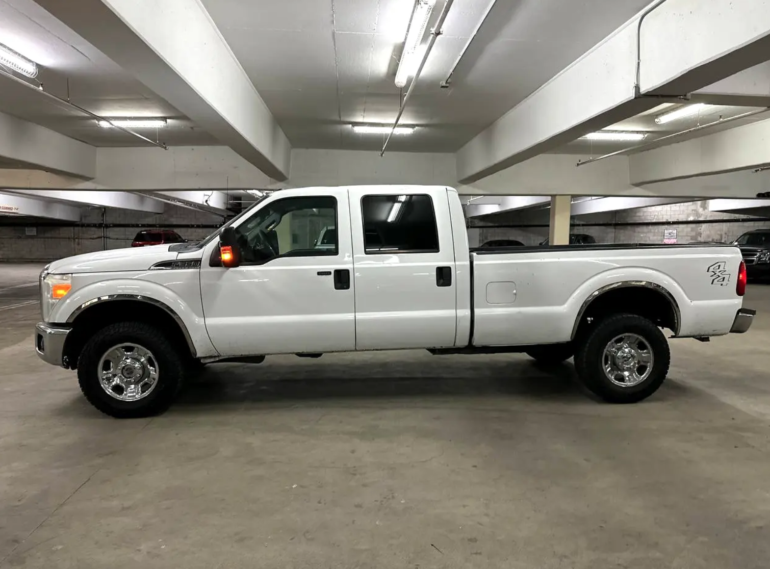2011 Ford F-350 SD XLT Crew Cab Long Bed 4WD - Фото 5