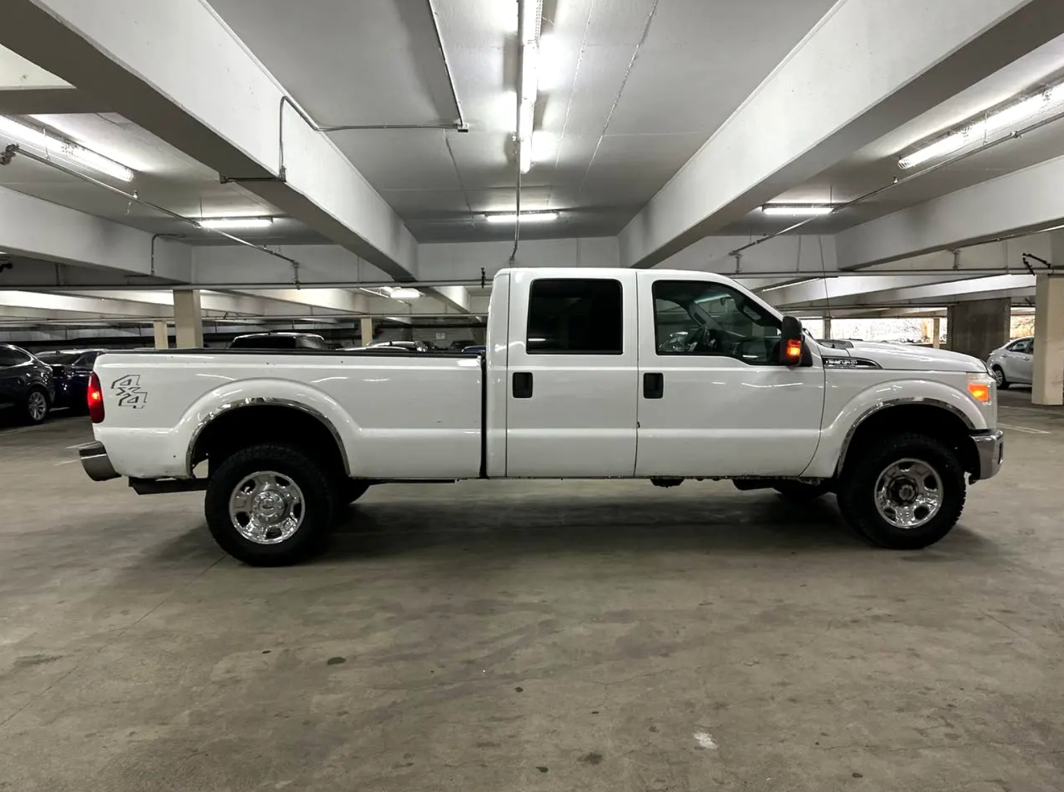 2011 Ford F-350 SD XLT Crew Cab Long Bed 4WD - Фото 8