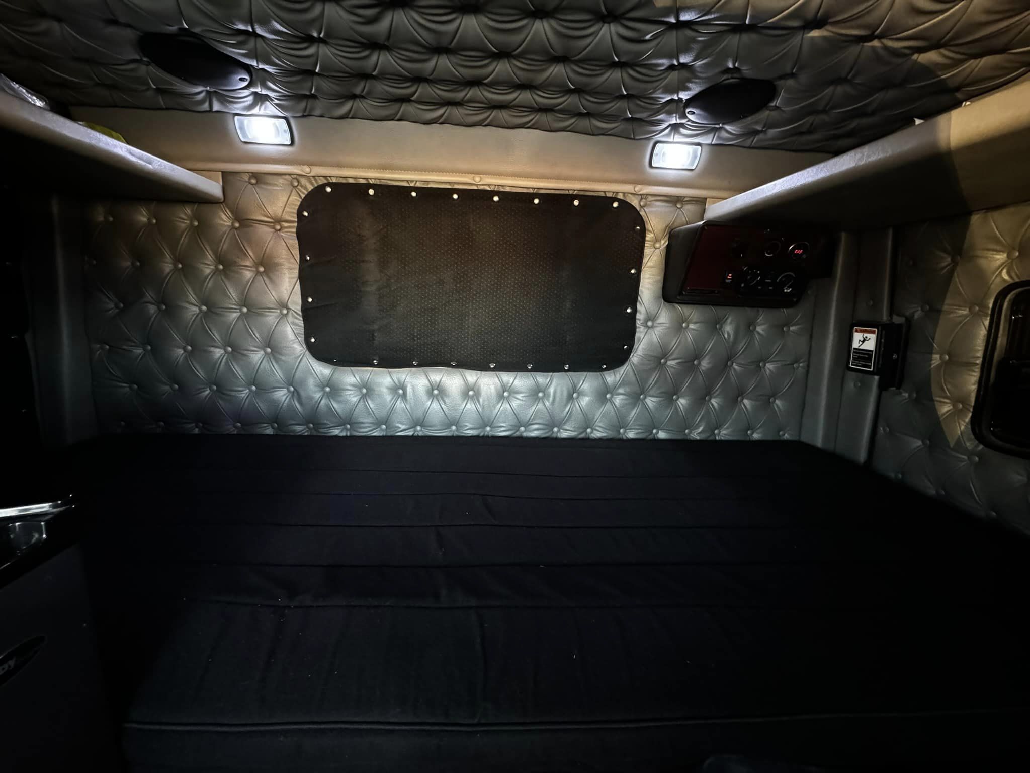 Selling 2019 Western Star 4900 with Cottrell Trailer - Фото 2