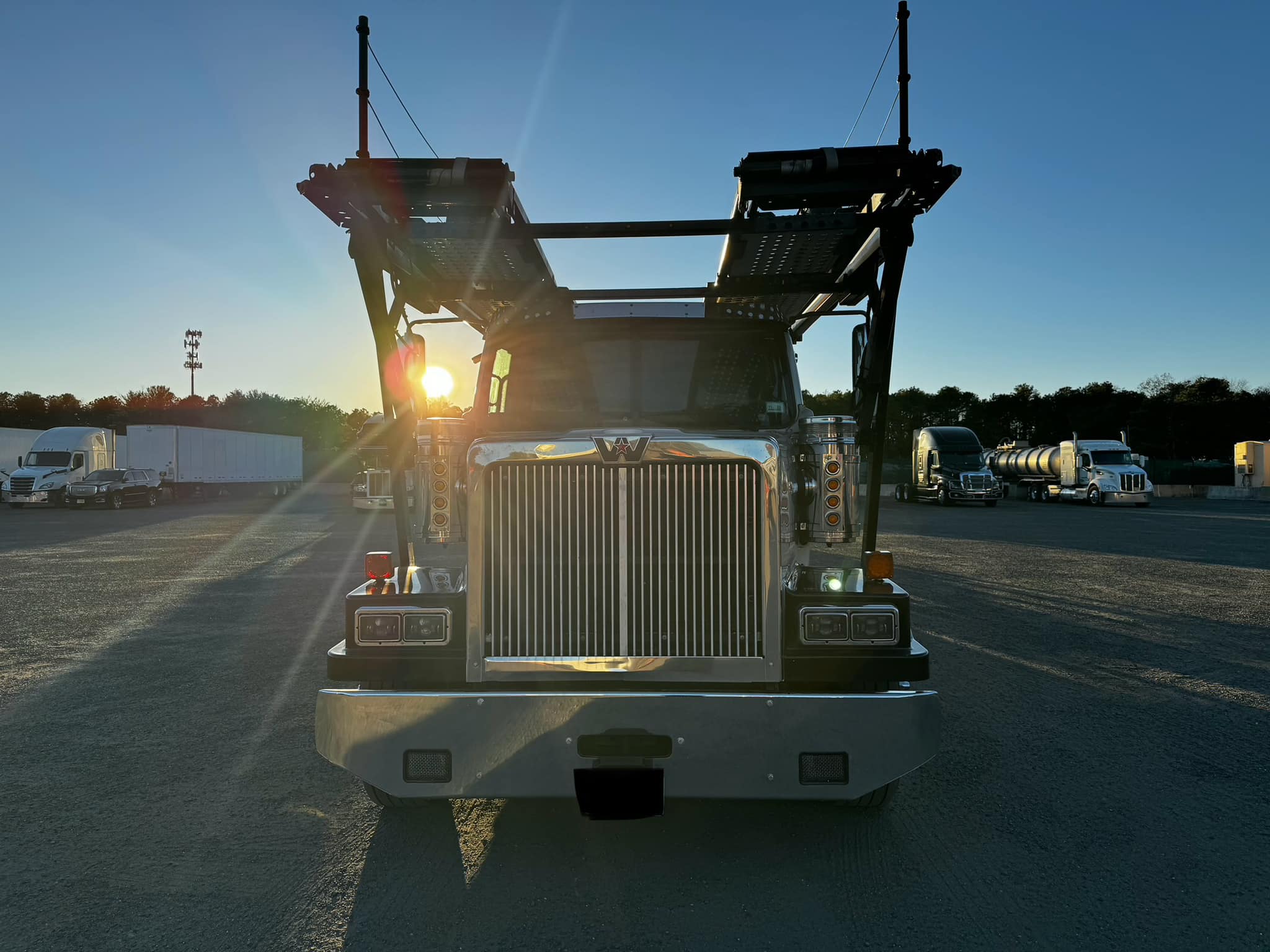 Selling 2019 Western Star 4900 with Cottrell Trailer - Фото 4
