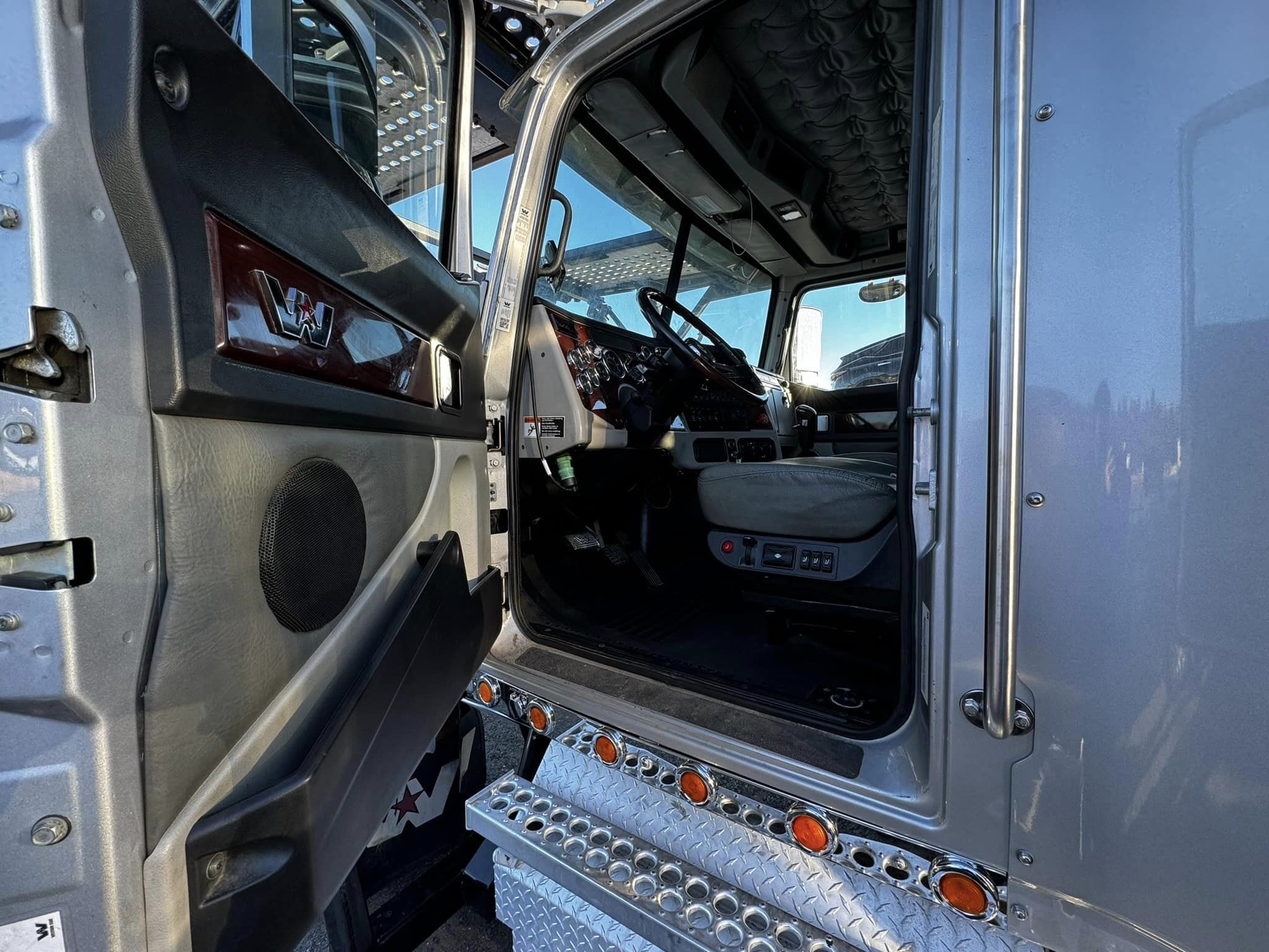 Selling 2019 Western Star 4900 with Cottrell Trailer - Фото 8