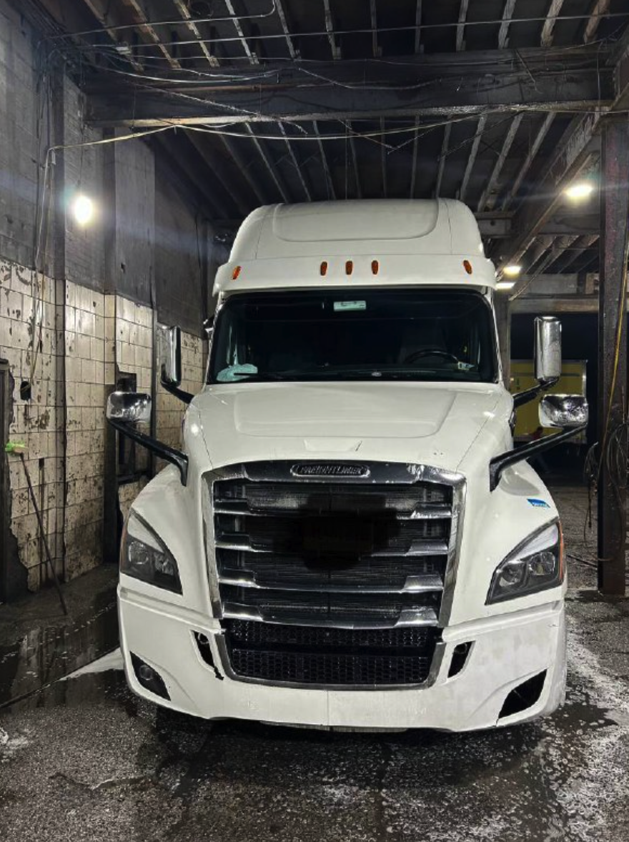 SALE - 2019 Freightliner Cascadia - Фото 2
