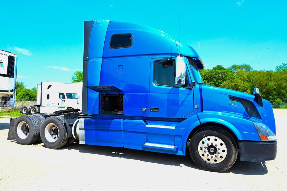 2017 Volvo 670 for Sale - Фото 2