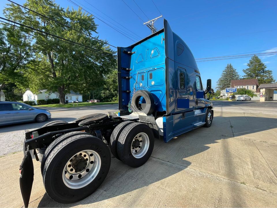 Cascadia Freightliner 2016 DD15 - Фото 5