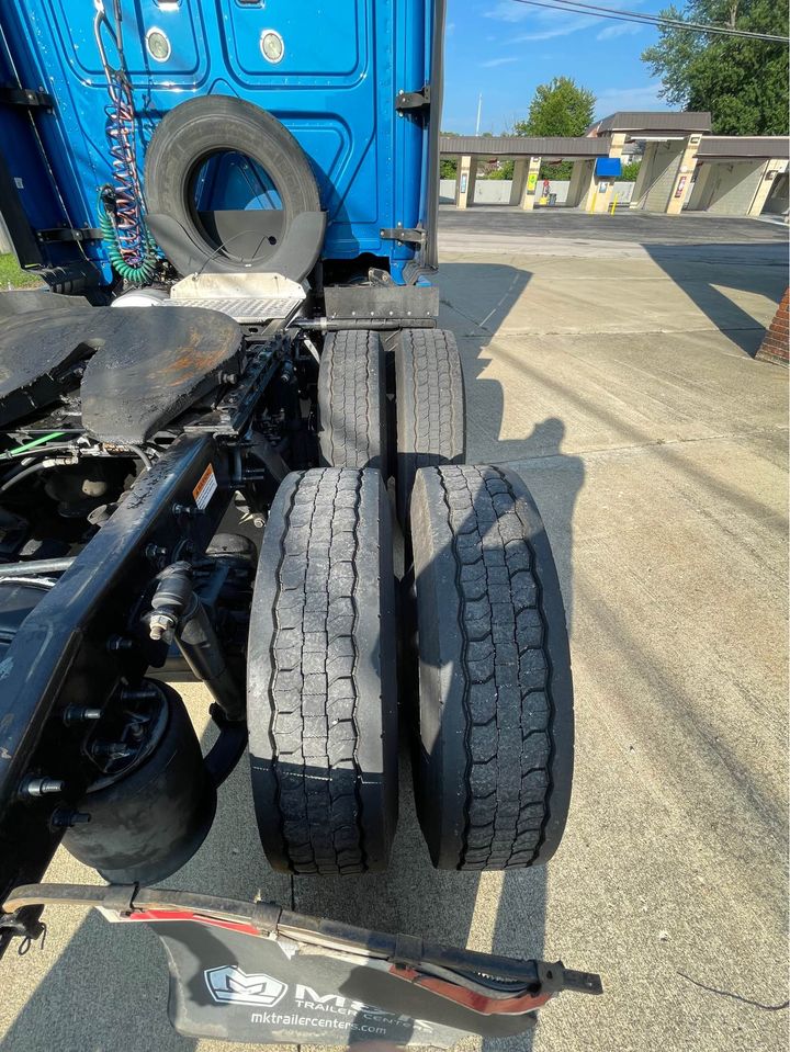 Cascadia Freightliner 2016 DD15 - Фото 6