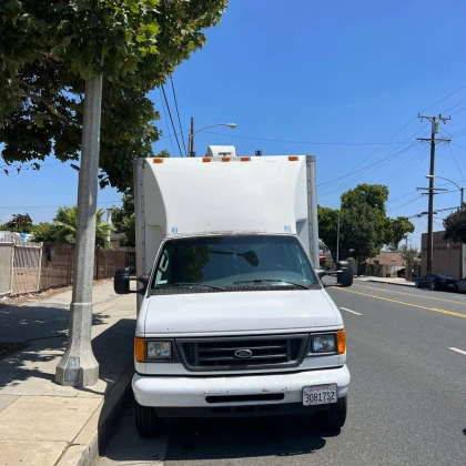 photo-prodayu-svoy-trak-ford-e-450