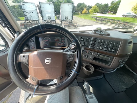 Volvo VNL 670 for Sale - Фото 3