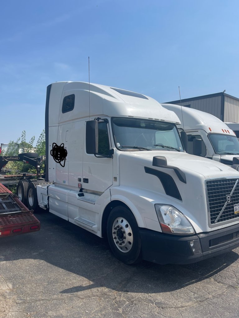 Volvo VNL 670 for Sale - Фото 4