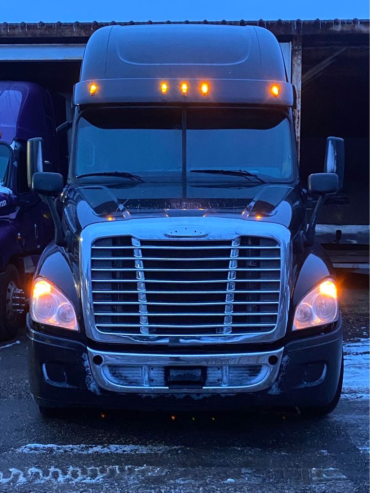 For Sale 2015 Freightliner Cascadia - Фото 2
