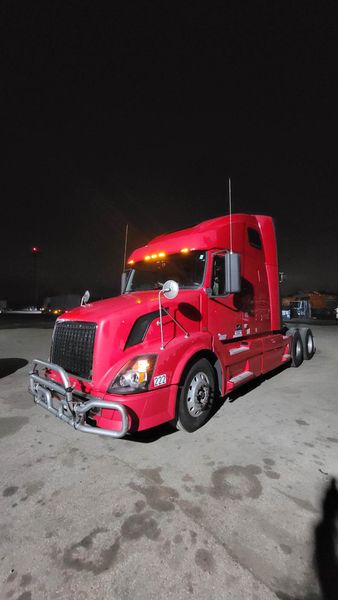 2011 Volvo VNL 670 For Sale - Фото 3