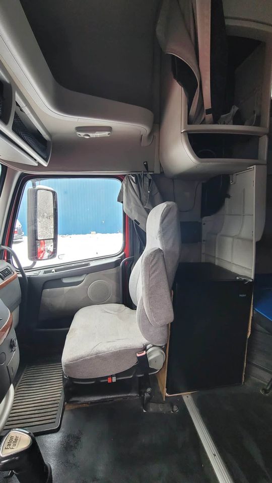 2011 Volvo VNL 670 For Sale - Фото 4