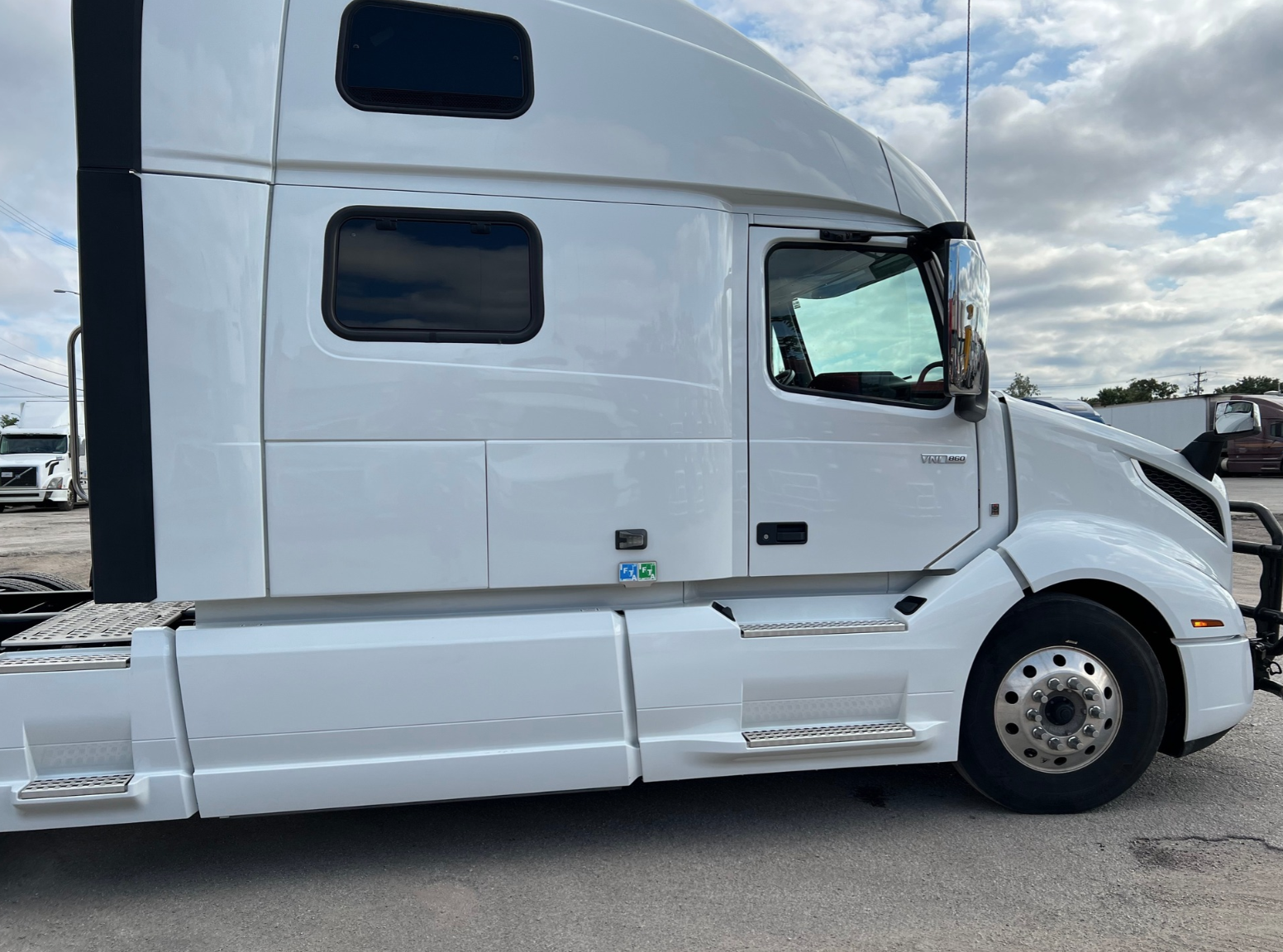 For Sale 2022 Volvo VNL64T860 - Фото 2