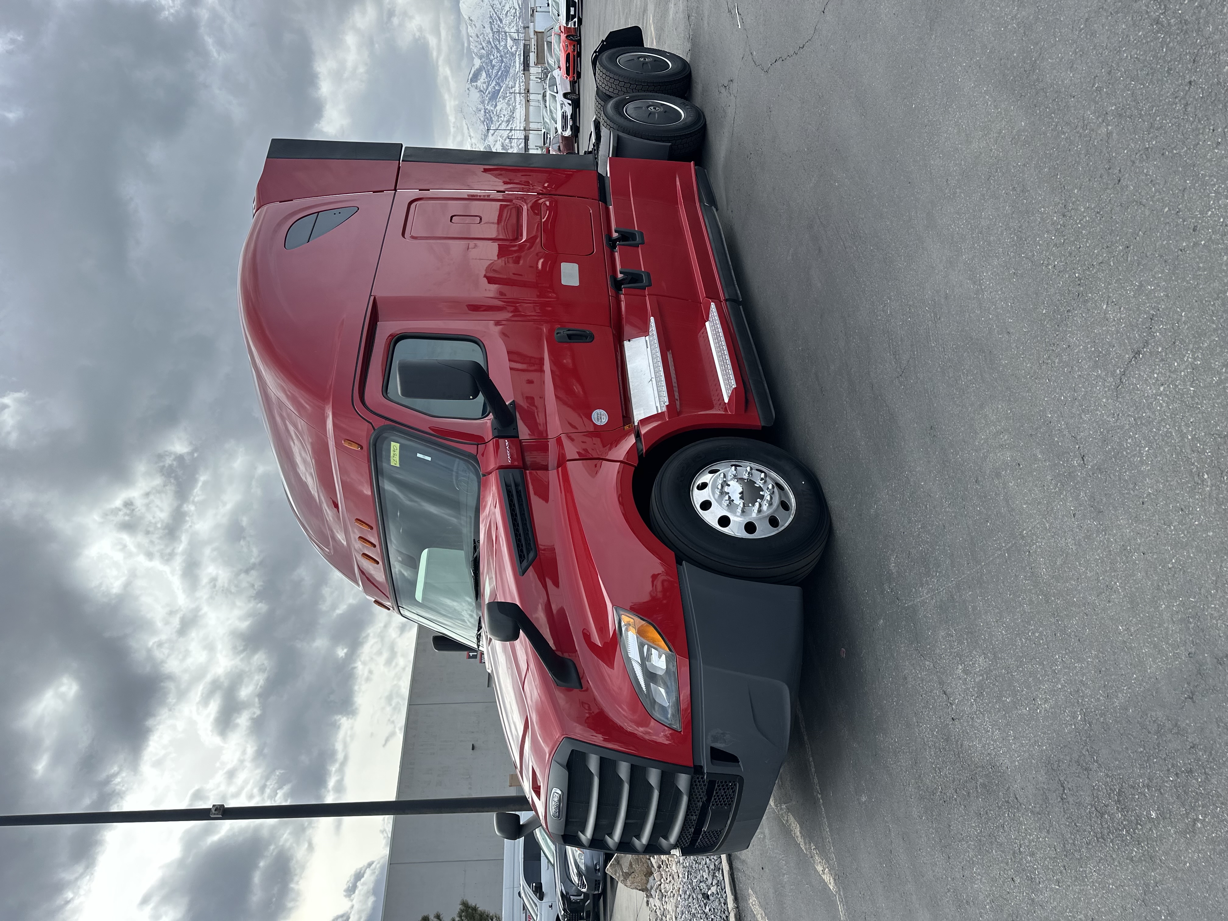 2020 Freightliner CASCADIA 126 - Фото 2