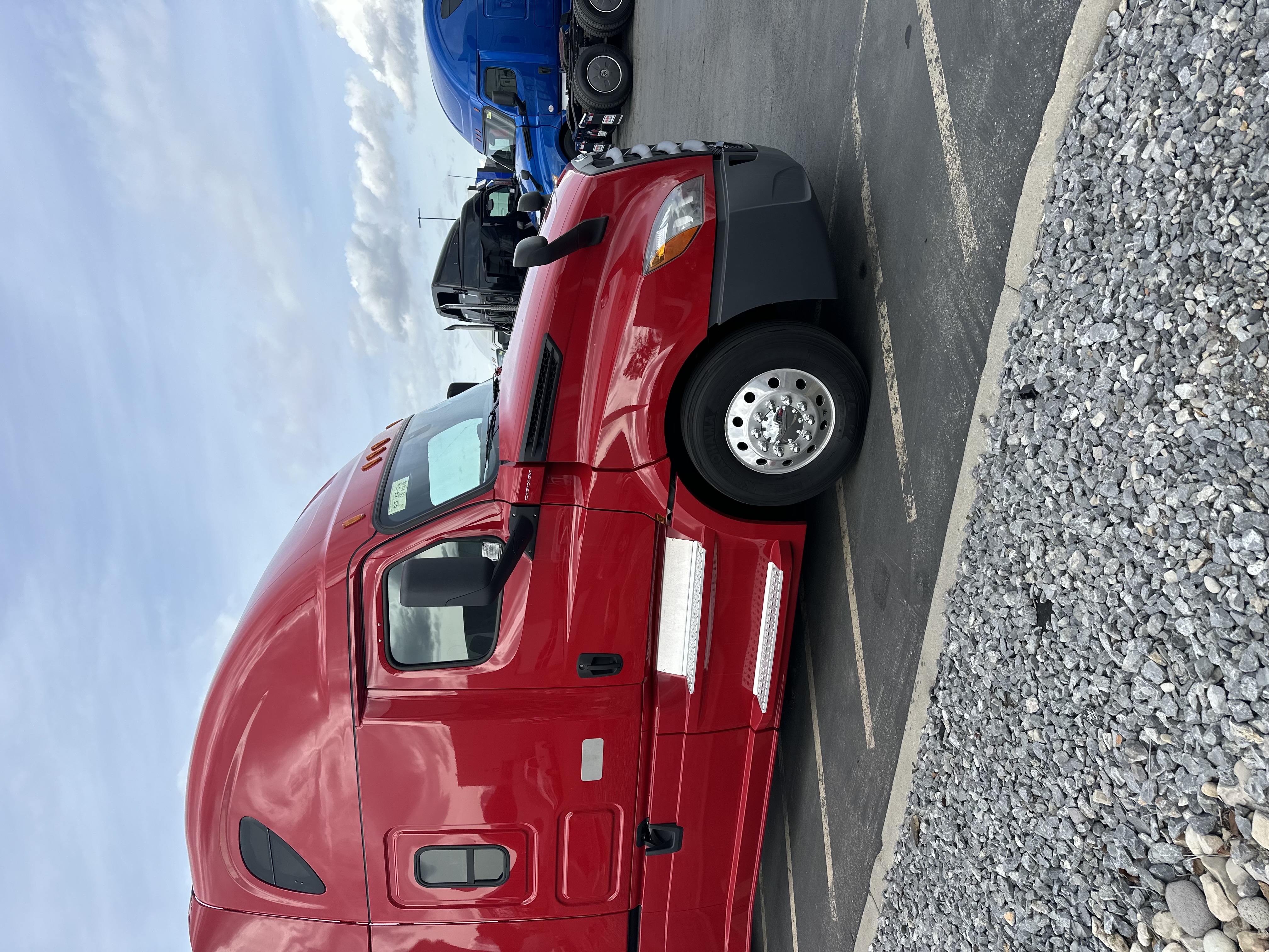 2020 Freightliner CASCADIA 126 - Фото 3