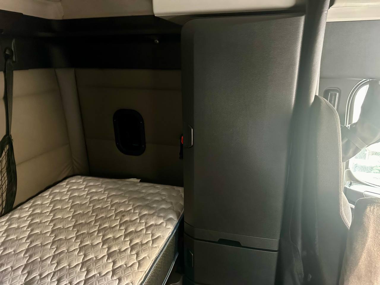 FREIGHTLINER CASCADIA 2019 - Фото 3