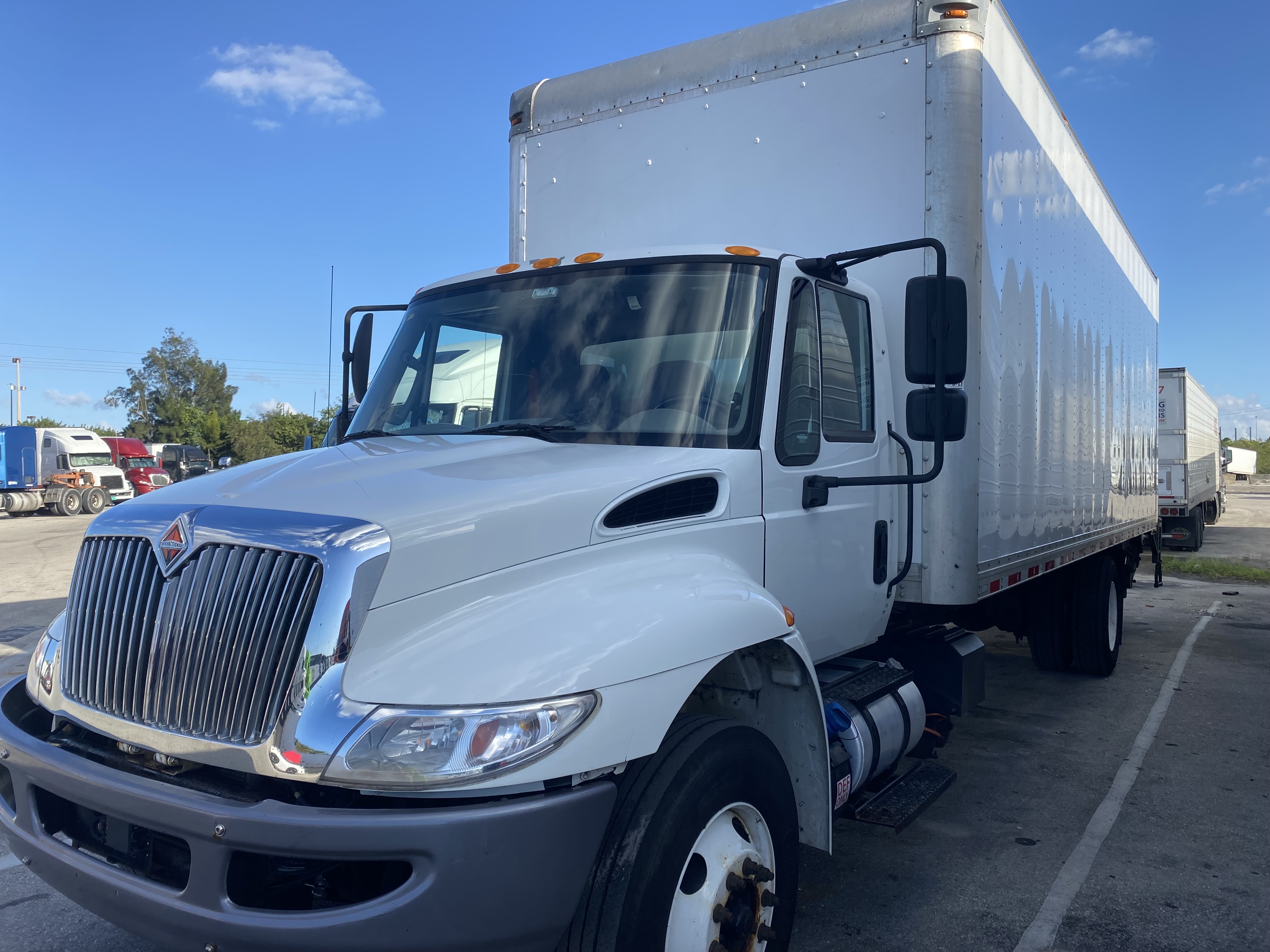 2018 International DURASTAR 4300 - Фото 2