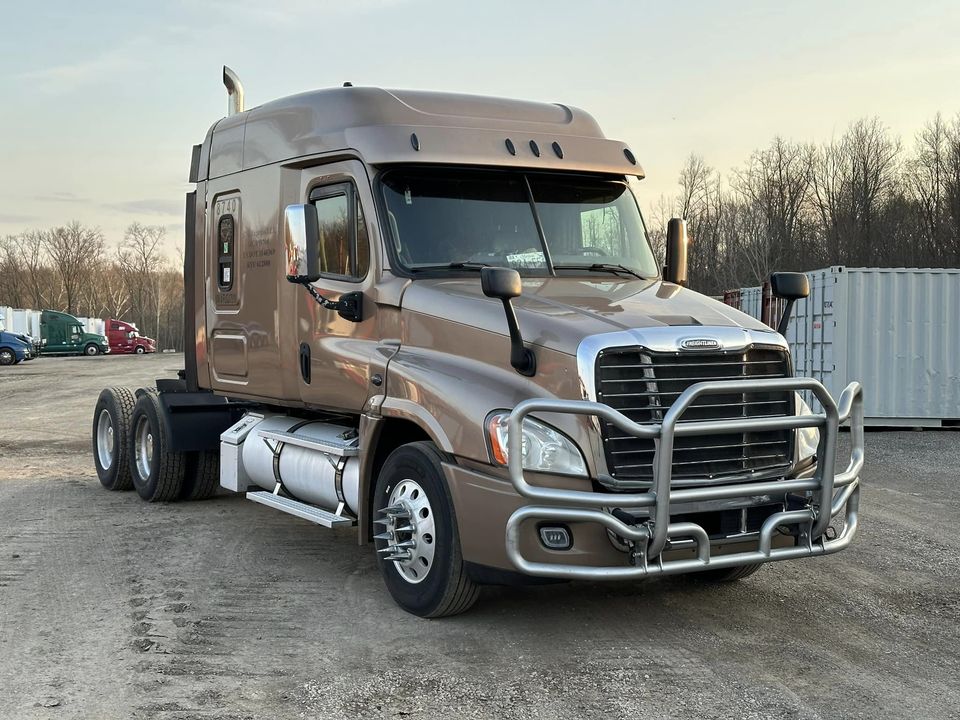 Продаж Трака Freightliner Cascadia 2015 - Фото 2