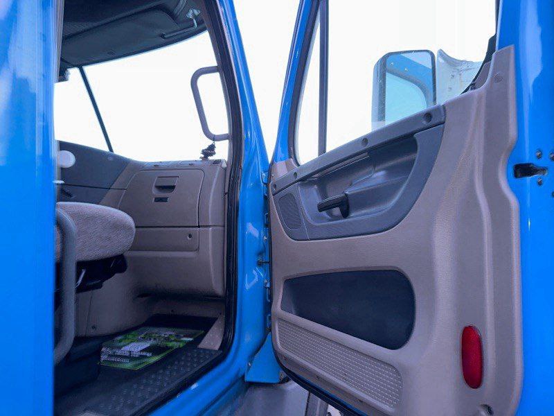 Freightliner Truck for Sale - Фото 2