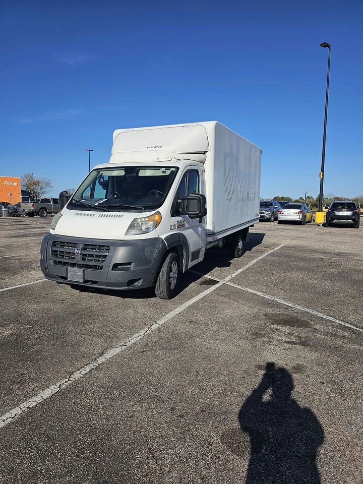 Box Truck 2015 Ram 3500 Crew Cab & Chassis