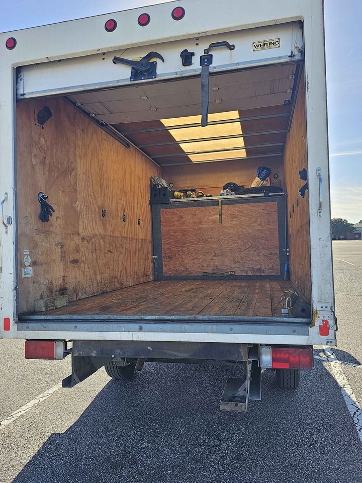 Box Truck 2015 Ram 3500 Crew Cab & Chassis - Фото 4