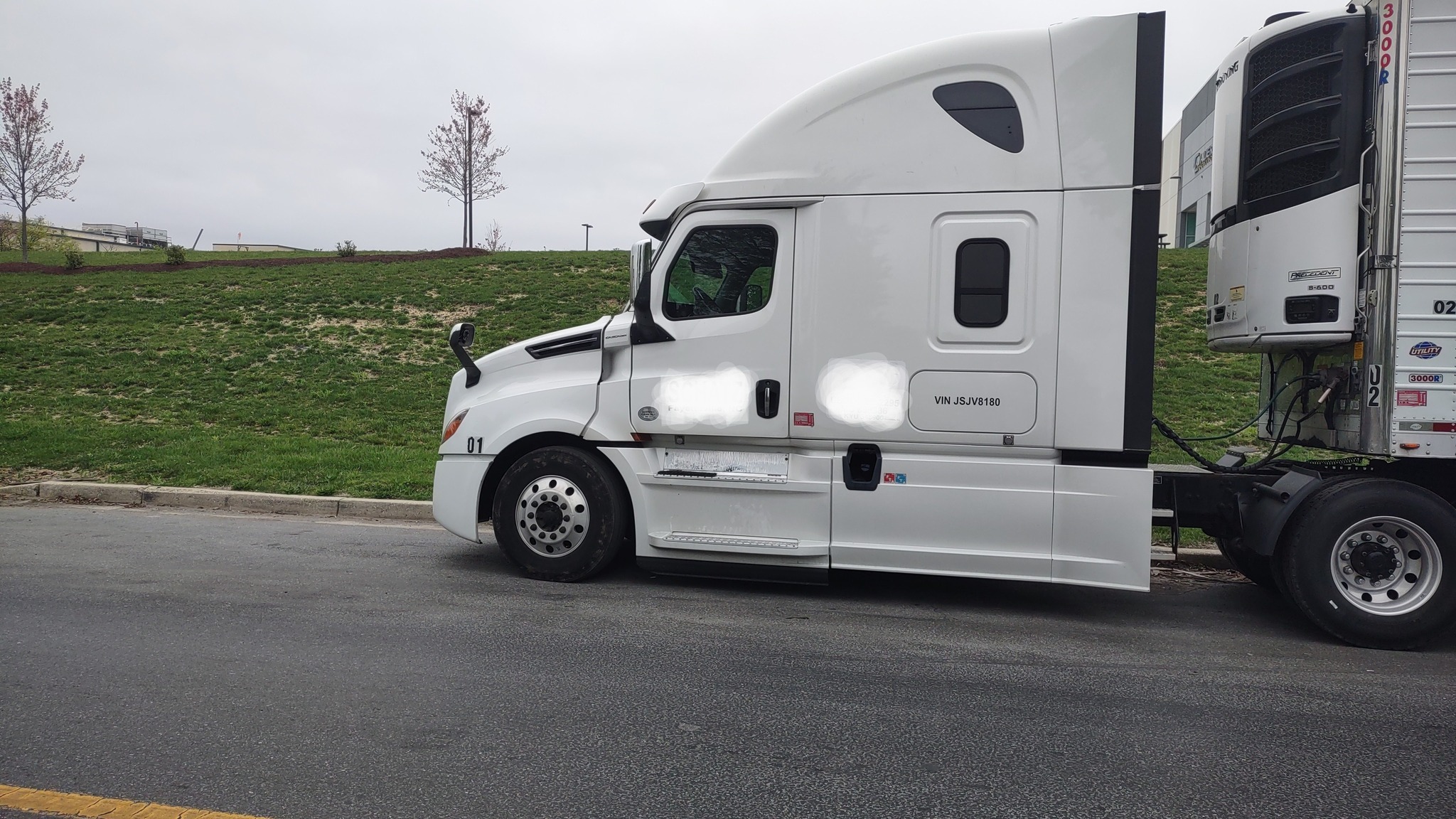2018 Freightliner Cascadia And 2017 Utility reefer Trailer - Фото 7