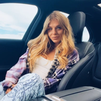 Офісний працівник у сфері судноплавства та підсилювачів, страхової компанії