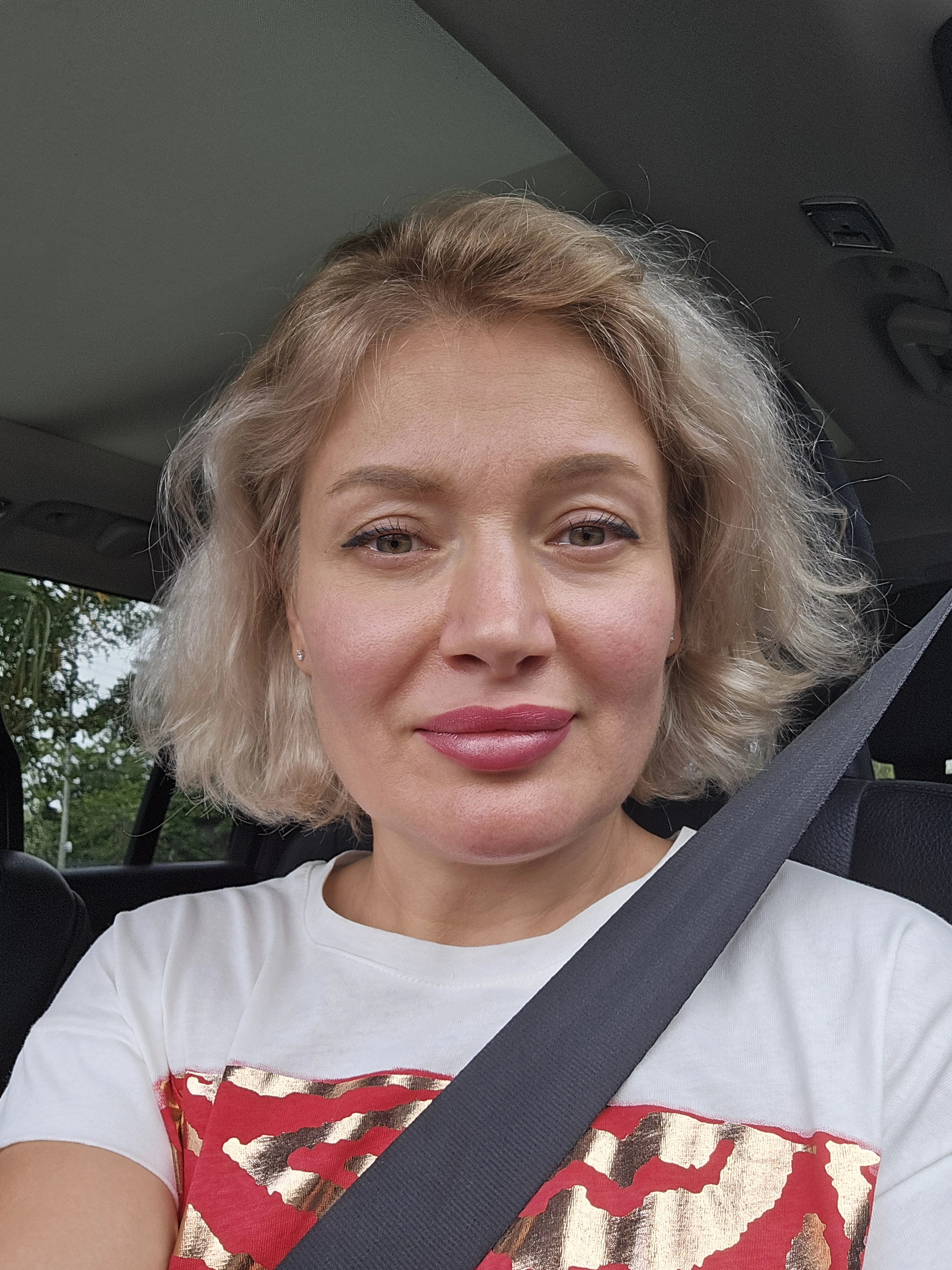 Няня, помічниця