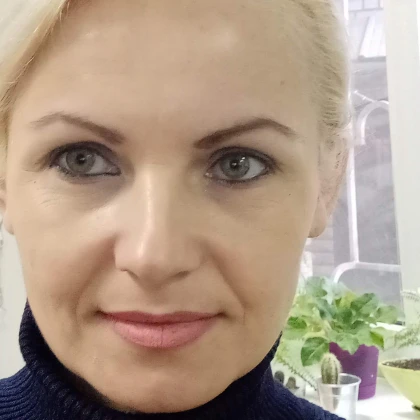 Доглядальниця, помічниця